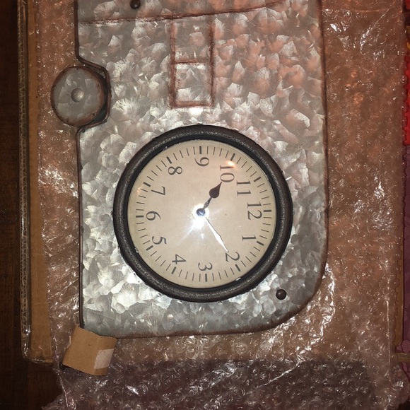 Camper Clock - Picture 5 of 7